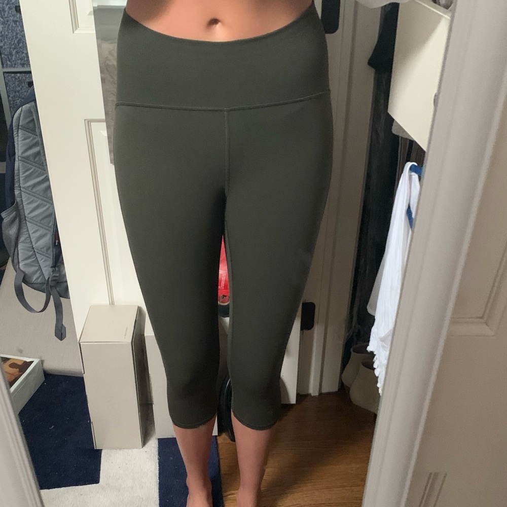 Lululemon 17” Leggings with Mesh Paneling